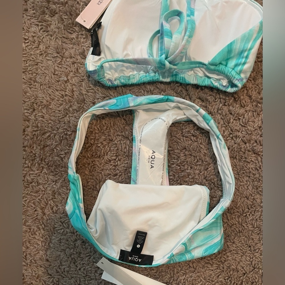Aqua
Women’s 2piece bathing suit
Size Small - Picture 4 of 4